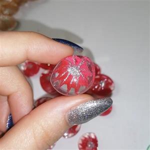 دکمه لباس قرمز اکلیلی شیشه ای در دو سایز ،بسته  تکی