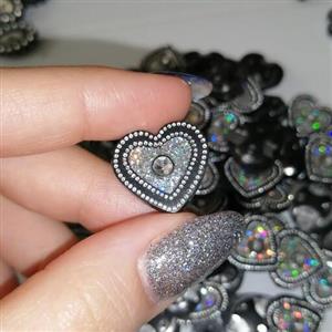 دکمه لباس طرح قلب اکلیلی طرح نگین در بسته 10 عددی