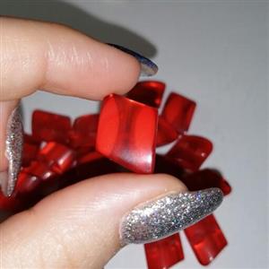 دکمه لباس قرمز مستطیلی شیشه ای  بسته 1 عددی