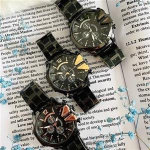 ساعت مردانه دیزل شاخدار دیزل مشکی طرح سه موتور بدنه استیل رنگ ثابت کیفیت عالی موتور