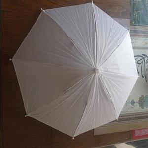 چتر سفید کلاهی مخصوص پیاده روی، کوه نوردی مخصوص حج فقط سفید موجوده