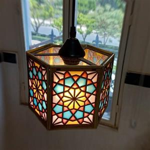 لوستر تک شاخه طرح گره چینی (اُرسی) 6 ضلعی در ابعاد  30در 22 دست ساز