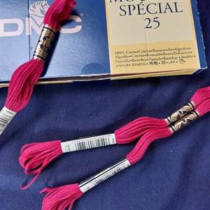 نخ دمسه اصل فرانسه کد 777 زرشکی رنگ ثابت  8متر