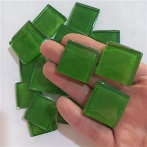 کاشی شیشه ای رنگ سبز 2.5سانتیمتری مخصوص هنر موزاییک