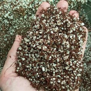 خاک ترکیبی مخصوص انواع گیاه
