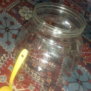 ظرف مربا و رب گوجه پلاستیکی می باشد