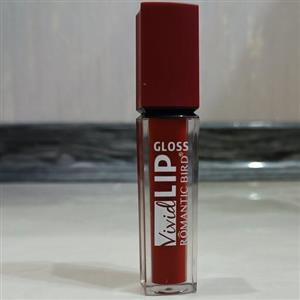 رژلب مایع 02 مات و مخملی 24 ساعته است