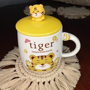 ماگ عروسکی ، ماگ درب دار  به همراه قاشق