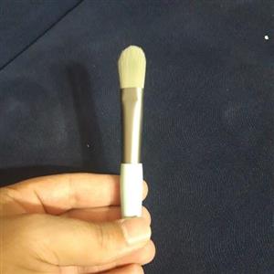 برس رژگونه و کانتور صورت