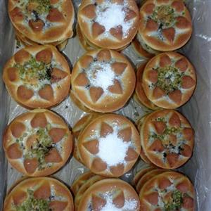 نان خرمایی کرمانشاهی با مغز گردویی با روغن کرمانشاهی و نان خرمایی بدون گردو