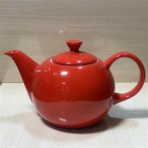 قوری چینی مقصود قرمز