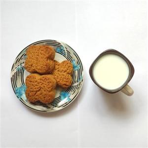 کلمپه خرمایی گردویی 500 گرم کلوچه خرمایی