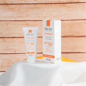 کرم ضد آفتاب و ضد پیری بی رنگ (پوست خشک تا نرمال)