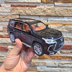 ماکت لکسوس ال ایکی570 فلزی عقب کش صداوچراغ دار 6 درب بازشو بدون جعبه مقیاس 1.24