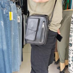 کیف دوشی چرم گاوی در دو رنگ مشکی ساده و طرح لیزارد و عسلی