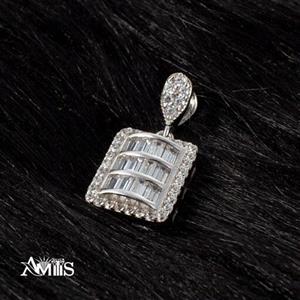 آویز گردنبند نقره زنانه مدل امرالدکات AMT-M111 