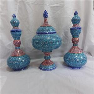 گزخوری پایدار میناکاری همراه یک جفت تنگ 