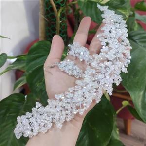 ریسه پرکار عروس با گوشواره