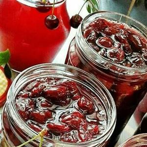 مربای آلبالو در معالجه التهاب و ورم معده و روده و درمان نارسایی های کبدی مفید است. آلبالو مسکن تشنگی است و شربت