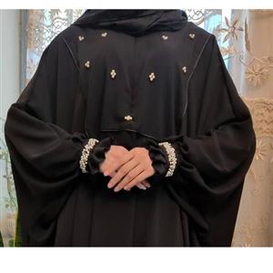 مانتو عبایی حجابی مروارید دوزی شده مشکی کرپ الیزه اعلا