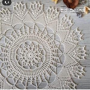 رومیزی قلاببافی دستباف قطر حدود 35 با نخ مرسریزه و کتان در رنگ دلخواه