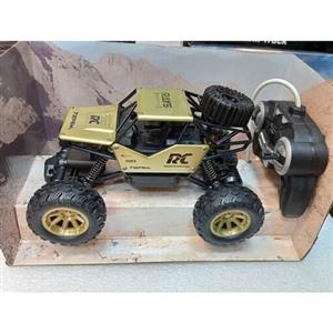 ماشین کنترلی آفرود Rock Crawler  طلایی