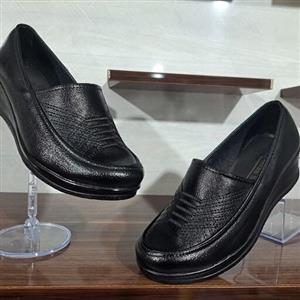 کفش زنانه طبی گل دوزی تونلی