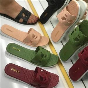 دمپایی و صندل زنانه