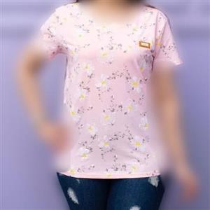 تی شرت گل دار  جنس 100 درصد نخ کره ای طرح گل برجسته فری سایز رنگ بندی سفید آبی آسمانی لیمویی گلبهی و... مناسب همه سنین..