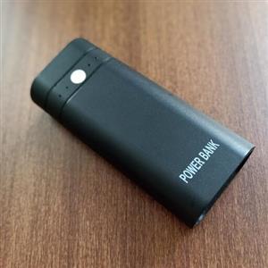 پاوربانک جیبی 5000 میلی امپر  دارای نشانگر شارژ و تک ورودی و تک خروجی