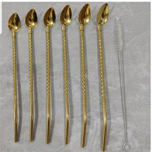 قاشق شربت خوری نی دار  پیچی 6 عددی  رنگ طلایی در  دو طرح گل و ساده همراه با یک  فرچه شست وشو تضمینی و با کیفیت