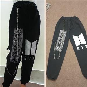 شلوار اسلش پسرانه و اسپرت طرح بی تی اس زنجیر دار. سایز 65 تا 90 مناسب سن 4 تا 14 سال