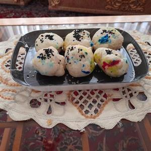 نان رنگی مینی همبرگر سایز کوچک مناسب فینگر فود 250گرم ،تازه پخت ،تهیه توسط بنده صاحب غرفه خانه شیرینی