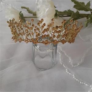 تاج تمام سنگ طلایی
