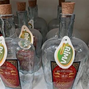 بطری اب شیشه ای با درب چوب پنبه
