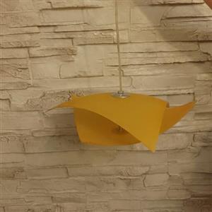 لوستر تک شاخه تک شعله زرد هندسی مثلثی3 تا لامپ میخوره اتاق خواب پذیرایی مثلث