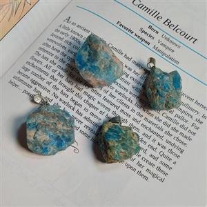 گردنبند سنگ راف(تراش نخورده)آپاتیت همراه با زنجیر 45 سانت دیپلمات استیل رنگ ثابت