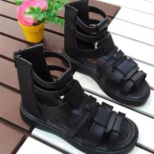 صندل دخترانه مدل گلادیاتور  در سه رنگ مشکی کرم و سفید مناسب  کچولو های شیک پوشمون از سایز از 25 تا 36