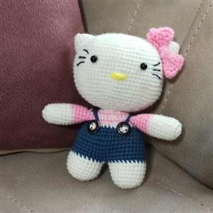 عروسک کیتی قلاب بافی