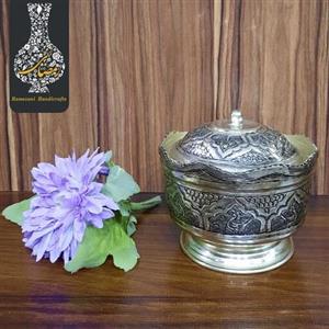 قندان دستساز لب کنگره کعب دار  قلمزنی گل و طاووس  اعلاء سیاه قلم طرح نقره