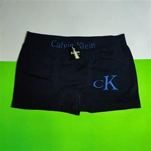 شورت پادار سیملس کلوین کلاین نخی لطفاً قبل از ثبت سفارش برای اطلاع از سایز و رنگ با ما هماهنگ کنید