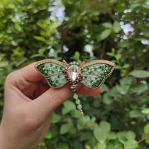 سنجاق سینه پروانه خوشگلم با رنگ جذاب