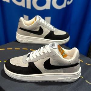 کتونی نایک ایرفورس بهترین کیفیت بازار  دو رنگ موجود سایز 41 تا 44