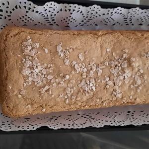 کیک جو بدون آرد و روغن و شکر( هزینه ارسال به صورت پس کرایه و به عهده مشتری است )