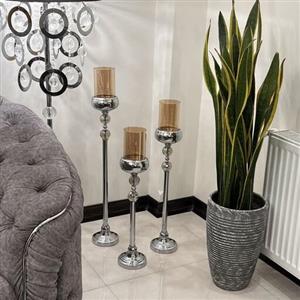 شمعدان 3 سایز کنارسالنی  در دو رنگ طلایی و سیلور در ارتفاع 52 62 74 بدون حباب پرداخت  و ابکاری درجه 1 بدون ریزترین نقطه