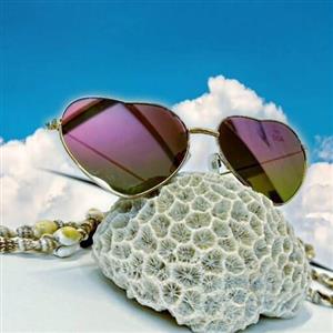 عینک آفتابی زنانه قلبی یو وی 400 فرم فلزی طلایی شیشه آینه ای