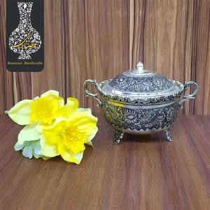 قندان دستساز لب کنگره  دسته دار  قلمزنی گل و طاووس  اعلاء سیاه قلم طرح نقره 