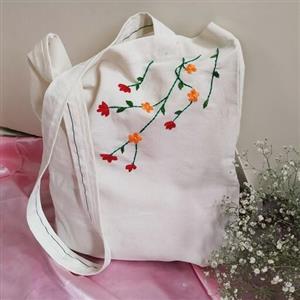 ساک پارچه ای (توت بگ) گلدوزی شده...با متقال گرم بالا  و نخ گلدوزی پنگوئن گلدوزی شده