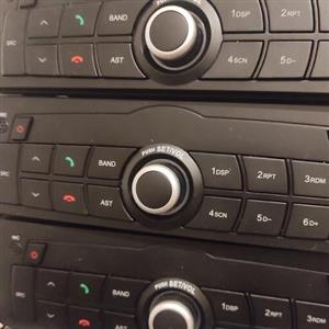 ضبط فابریک ساینا و کوییک ،بلوتوث دار و فلش خور ،اتصال به ساعت نمایشگر بالا ی ضبط