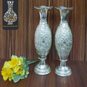 گلدان موشکی دستساز قلمزنی گل و طاووس  اعلاء سفید طرح نقره شماره 2